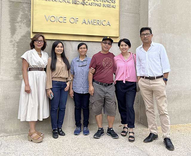 A photo of the VOA Burmese staff.
