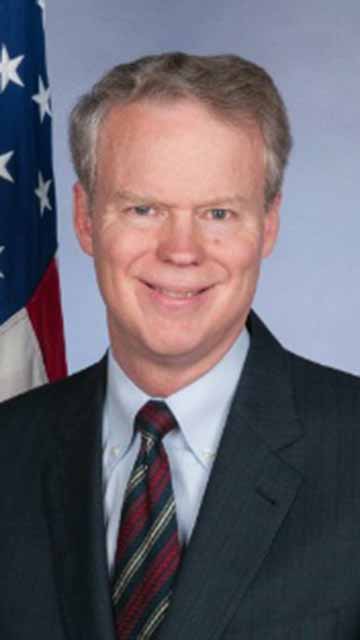 Portrait of Greg Delawie.