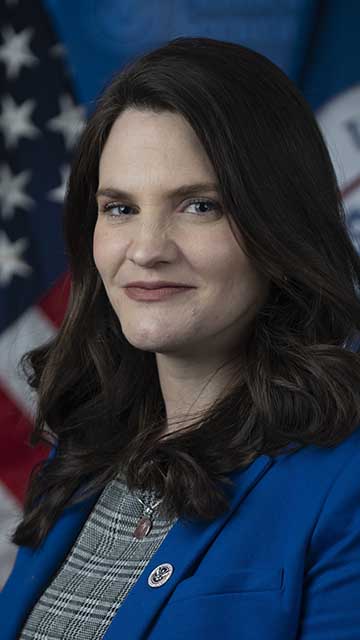 Portrait of Nina Jankowicz.